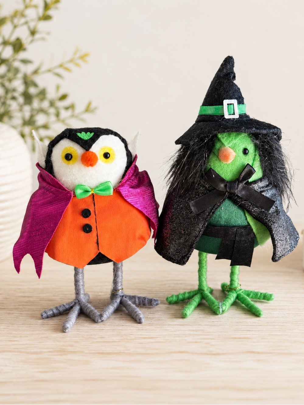 Hyde and Eek! Featherly Friends Charmer Halloween Owl Decor